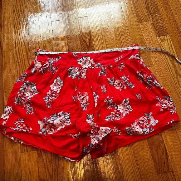 Torrid Size 2 Pull On Coral Floral Shorts - Picture 3 of 8